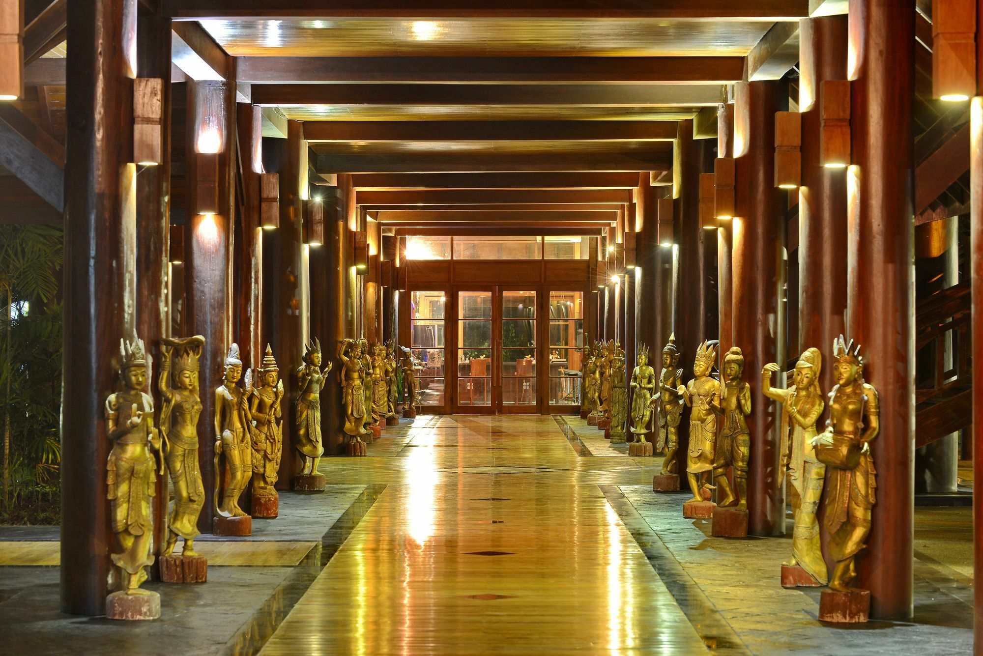 Aureum Palace Hotel & Resort Ngwe Saung หง่วยวง ภายนอก รูปภาพ